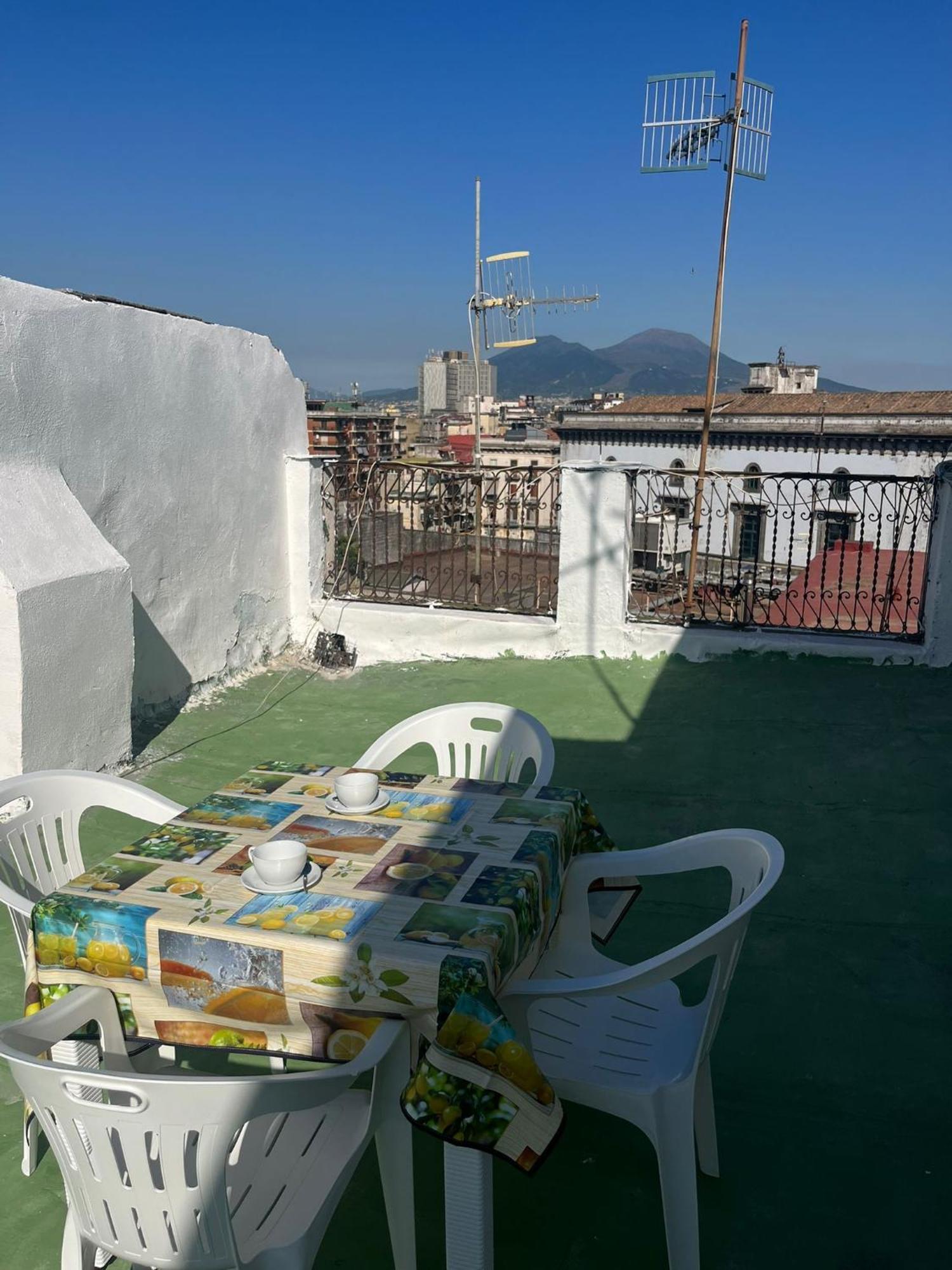 Casa La Terrazza Dei Tribunali Napoli Exterior foto